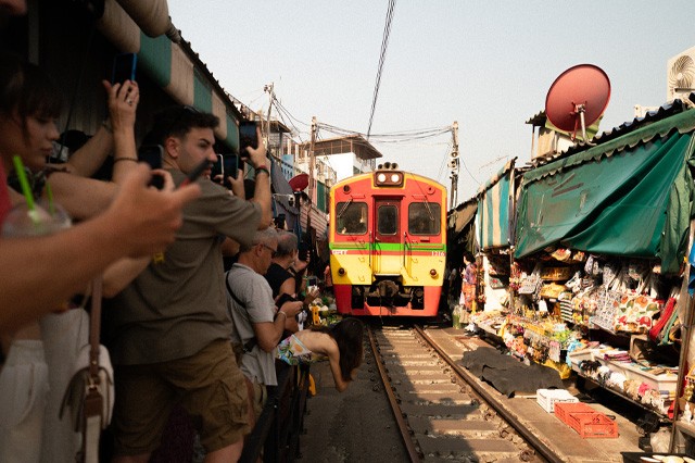 MERCADO FLOTANTE + MERCADO DEL TREN