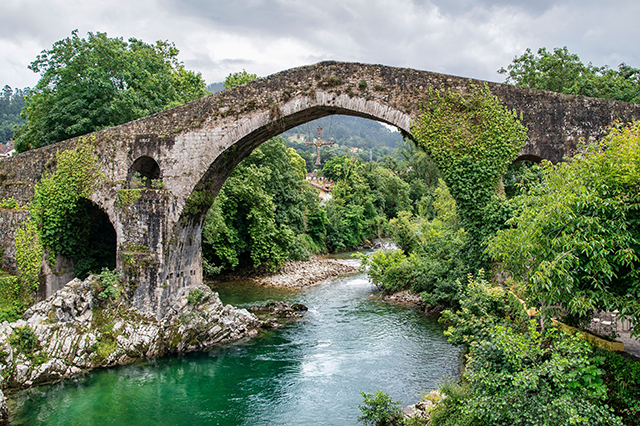 COVADONGA Y CANGAS DE ONÍS